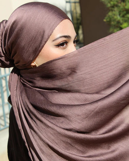 Long Trendy Silk Crepe Hijab Hot Selling Satin Crinkle Hijab for Muslim Women Satin Hijab Islamic Headscarf